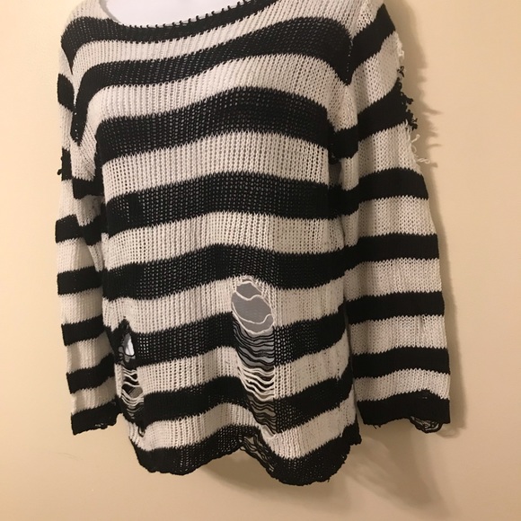 Sold - Picture 3 of 5